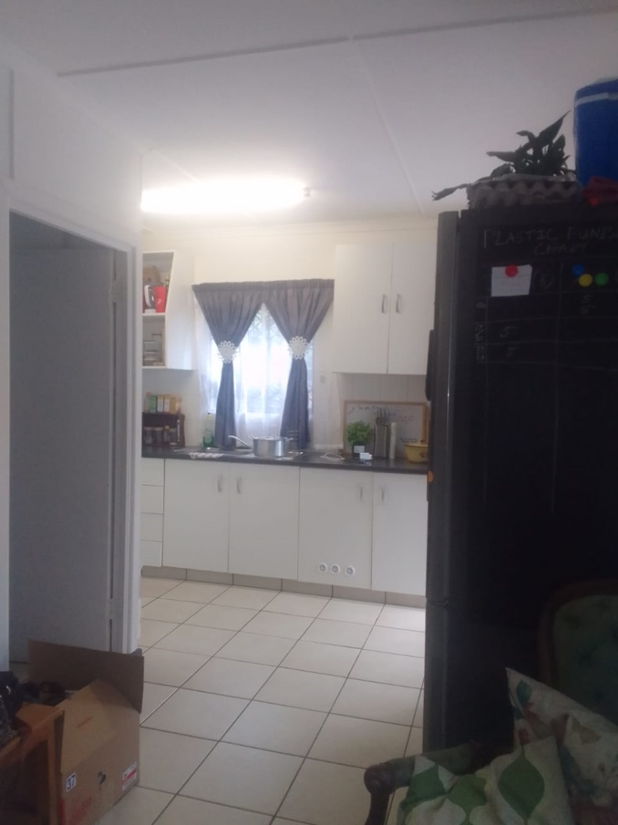To Let 1 Bedroom Property for Rent in Beacon Bay Eastern Cape